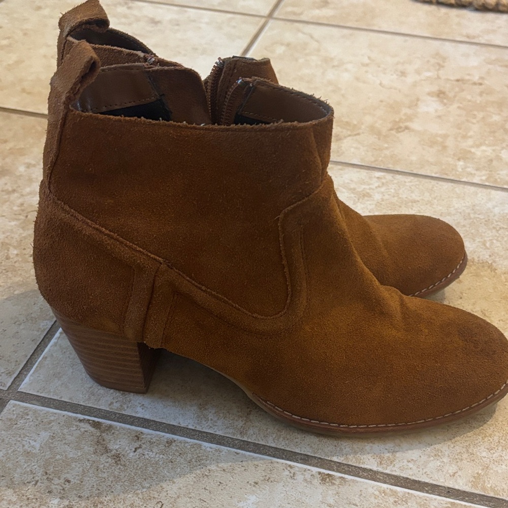 DV dolce vita Women's Suede Ankle Boots - cognac brown